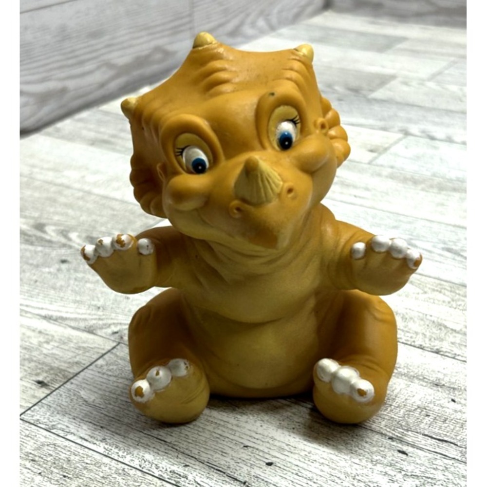Vintage Pizza Hut 1988 The Land Before Time Puppet Cera The Triceratops‎